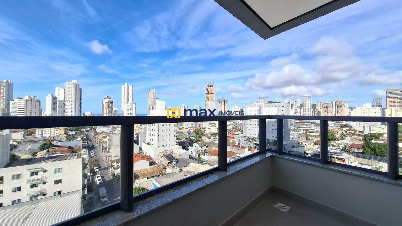 Apartamento à venda no Centro: Sacada com churrasqueira