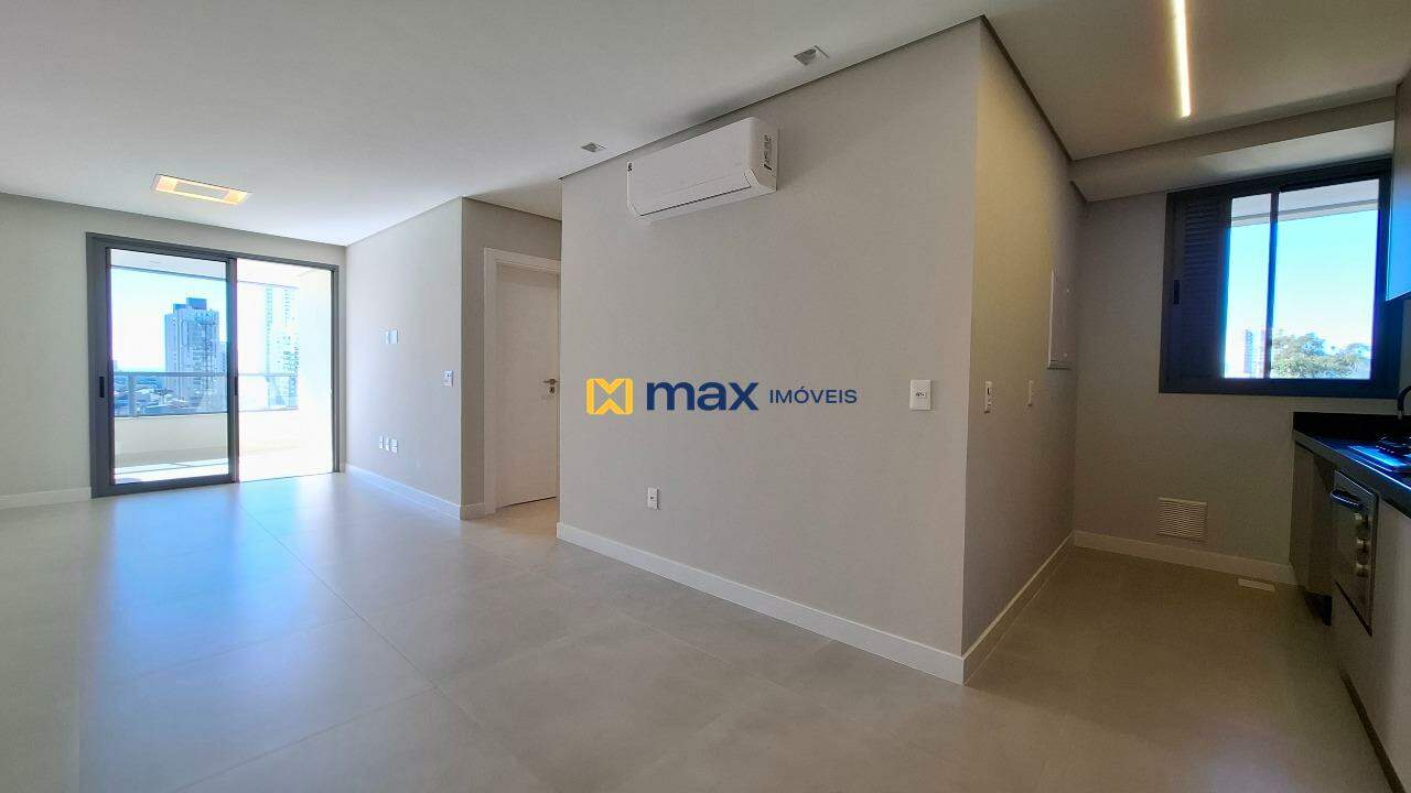 Apartamento à venda no Centro: Living integrado