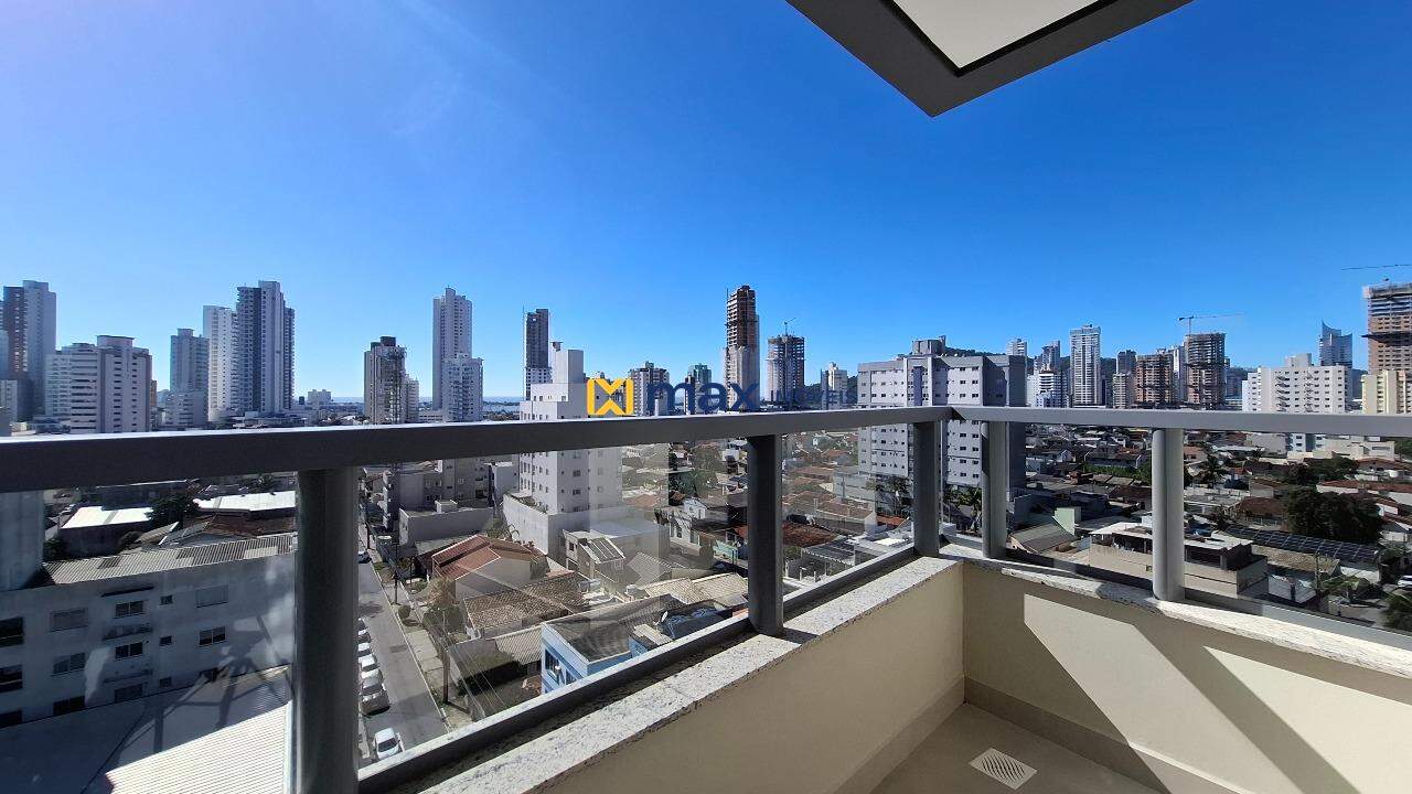 Apartamento à venda no Centro: Sacada com churrasqueira
