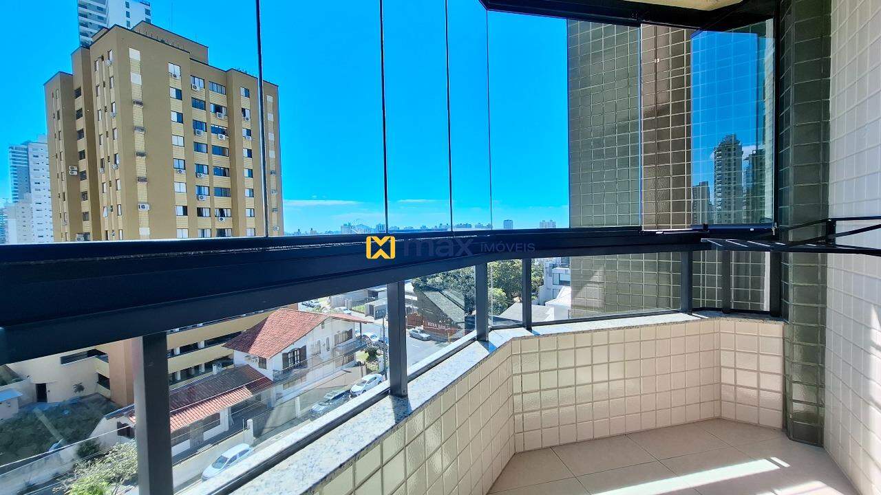 Apartamento à venda no Fazenda: Sacada