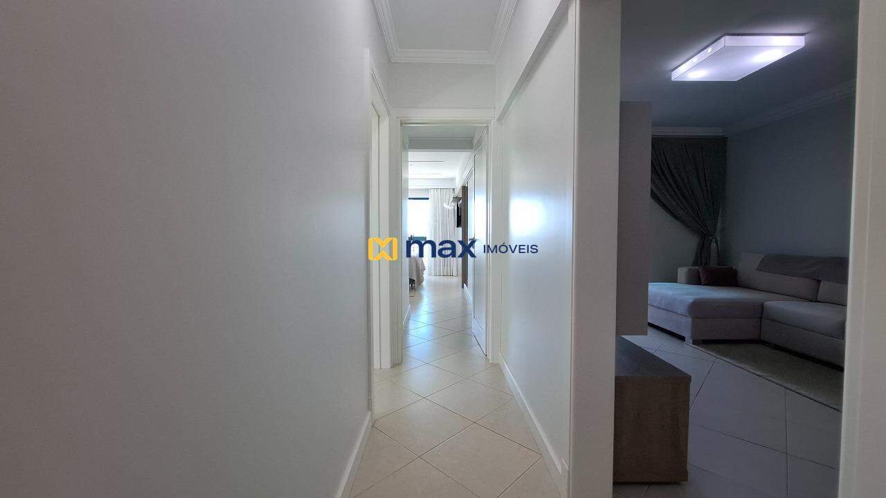 Apartamento à venda no Fazenda: Corredor