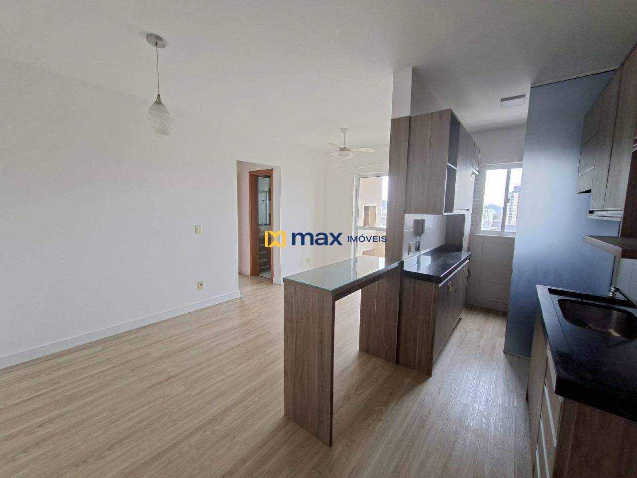 Apartamento para aluguel no Cordeiros: Sala de estar/jantar e cozinha