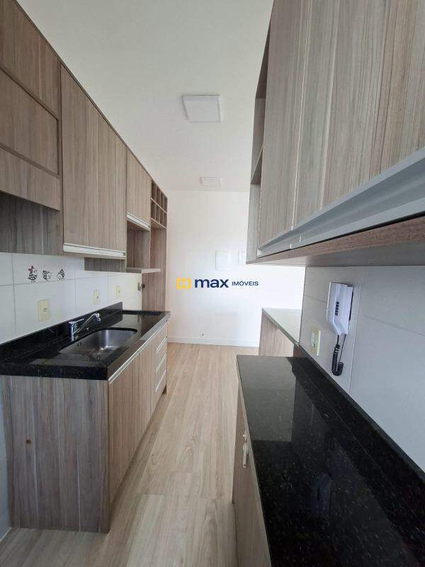 Apartamento para aluguel no Cordeiros: Cozinha