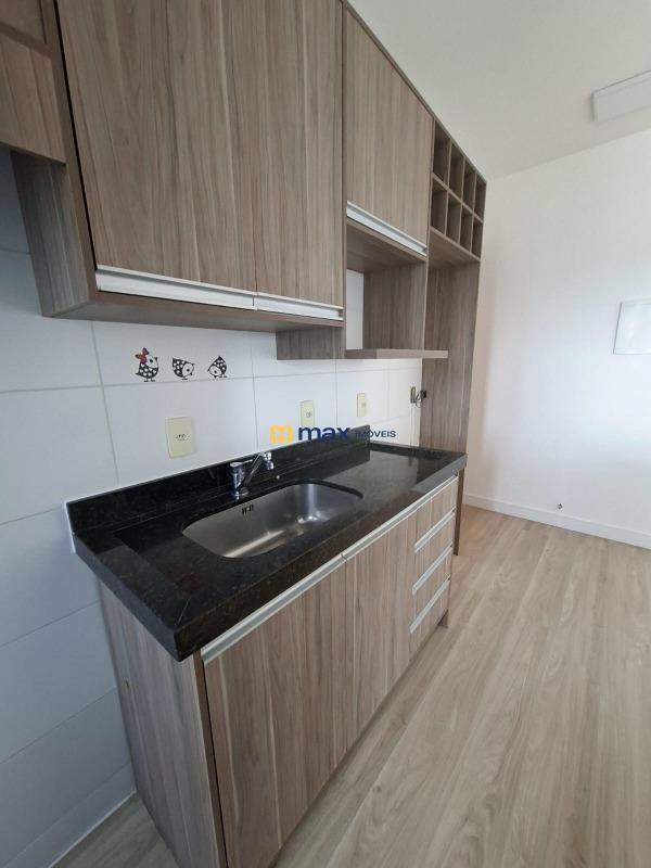 Apartamento para aluguel no Cordeiros: Cozinha