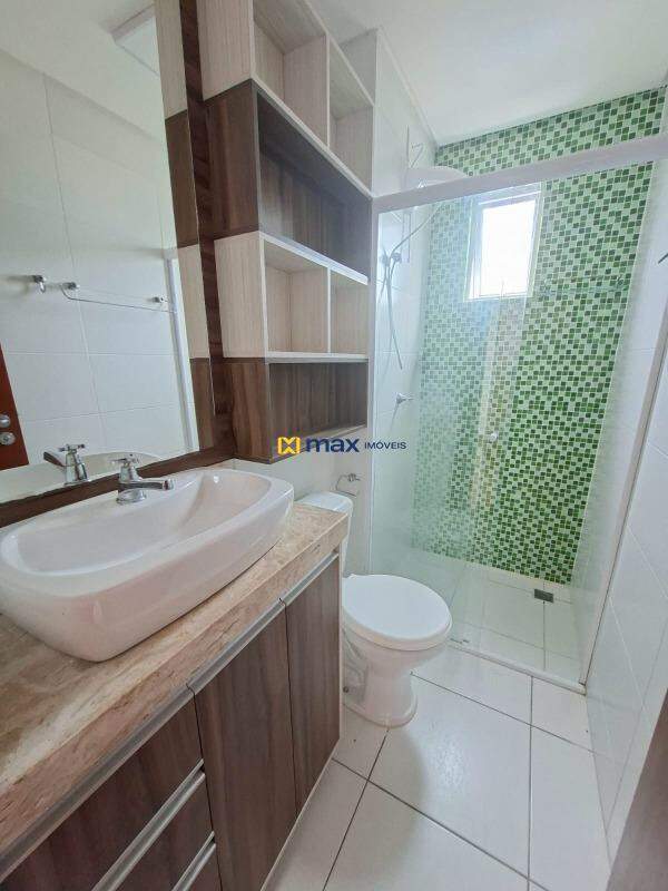 Apartamento para aluguel no Cordeiros: Banheiro social
