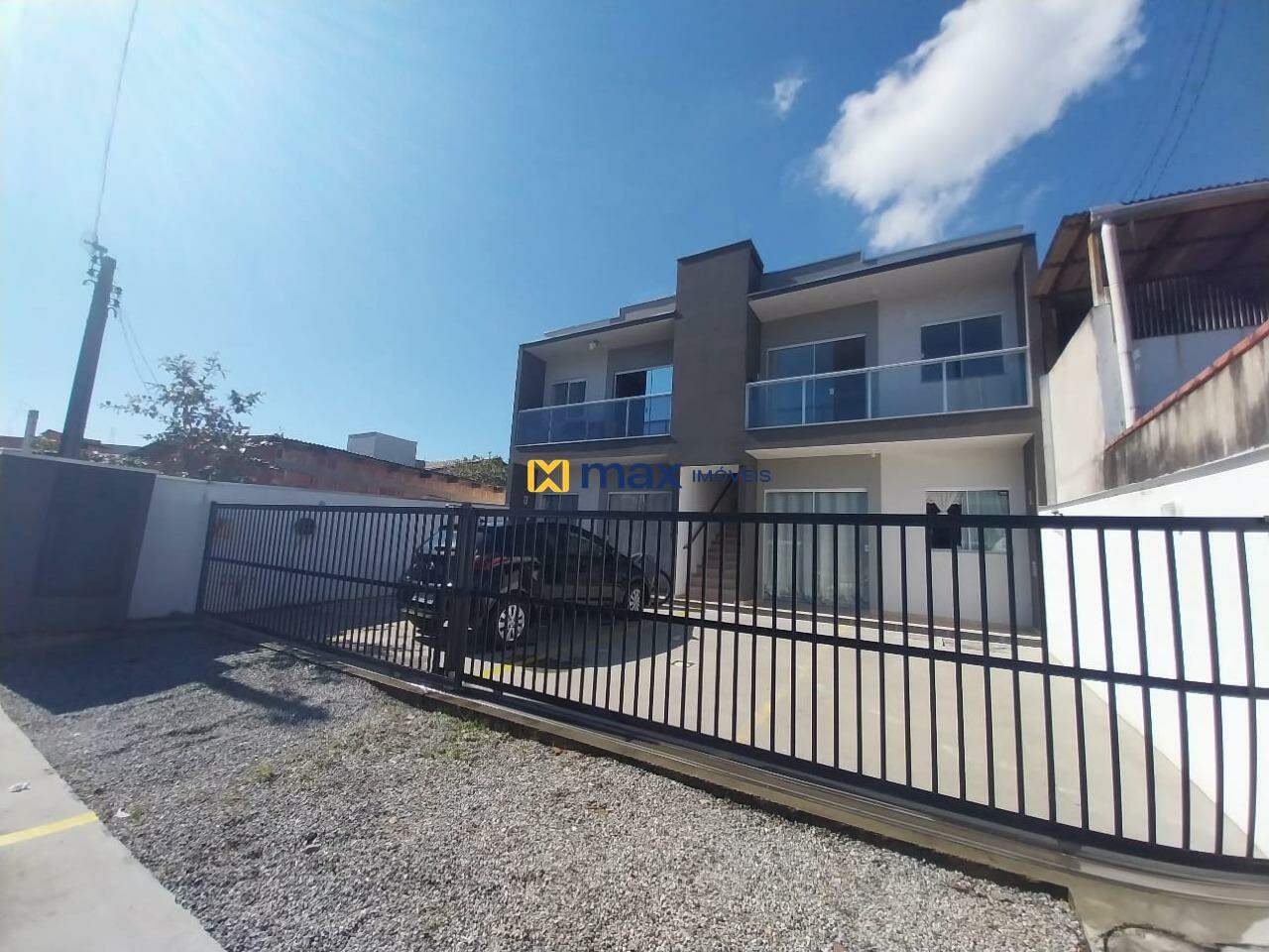 Apartamento à venda no Espinheiros: Fachada