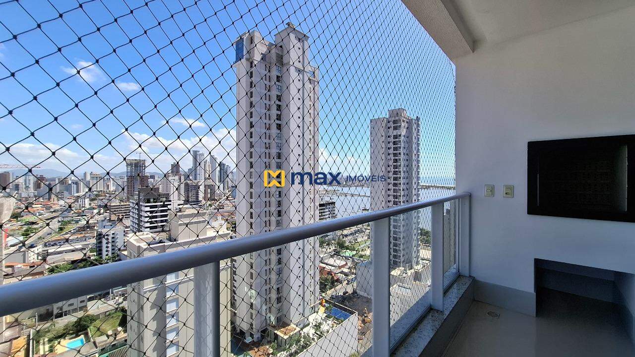 Apartamento à venda no Fazenda: Sacada com churrasqueira