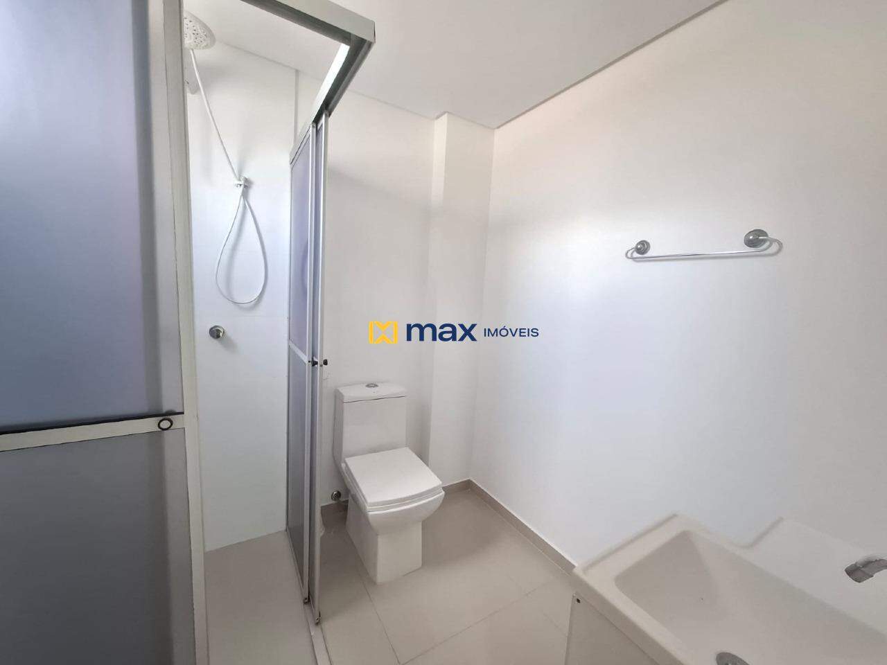 Apartamento para aluguel no Centro: Banheiro Suíte