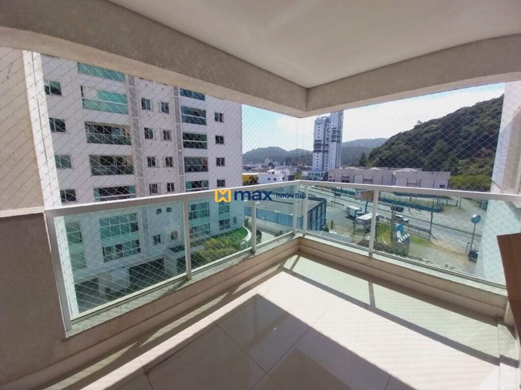 Apartamento à venda no Ressacada: Sacada com churrasqueira