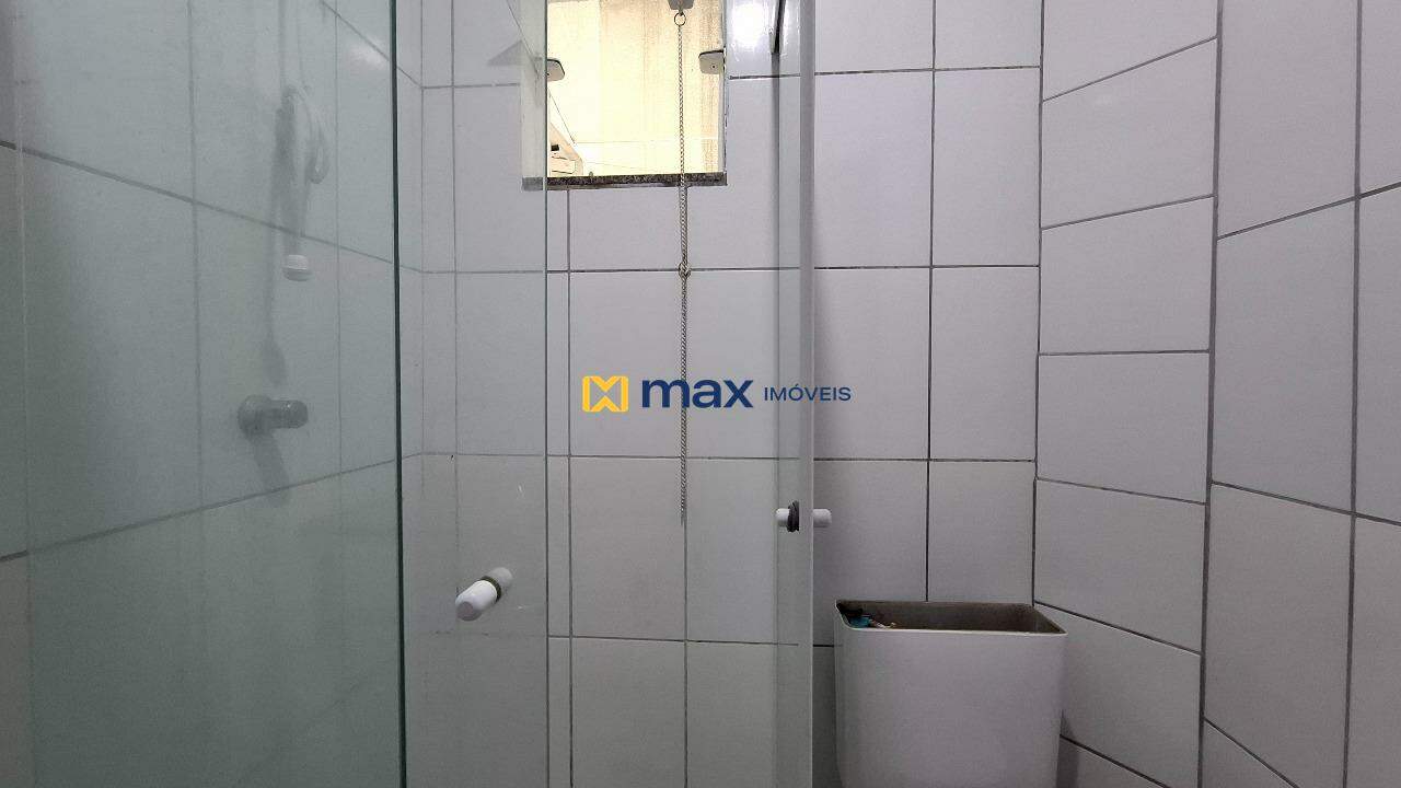 Apartamento à venda no Cidade Nova: Banheiro social