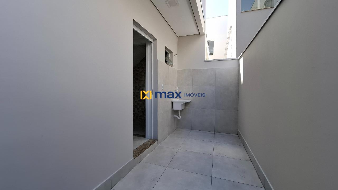 Casa à venda no Cordeiros: Área externa