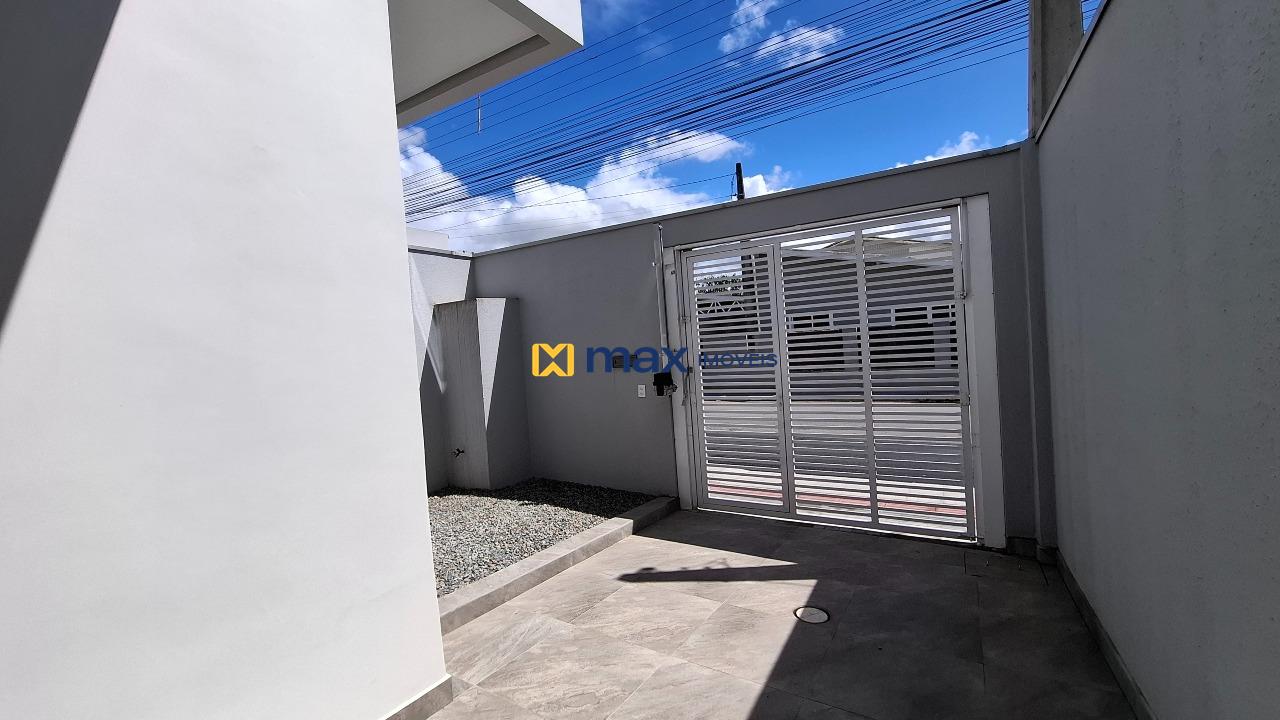 Casa à venda no Cordeiros: Área externa