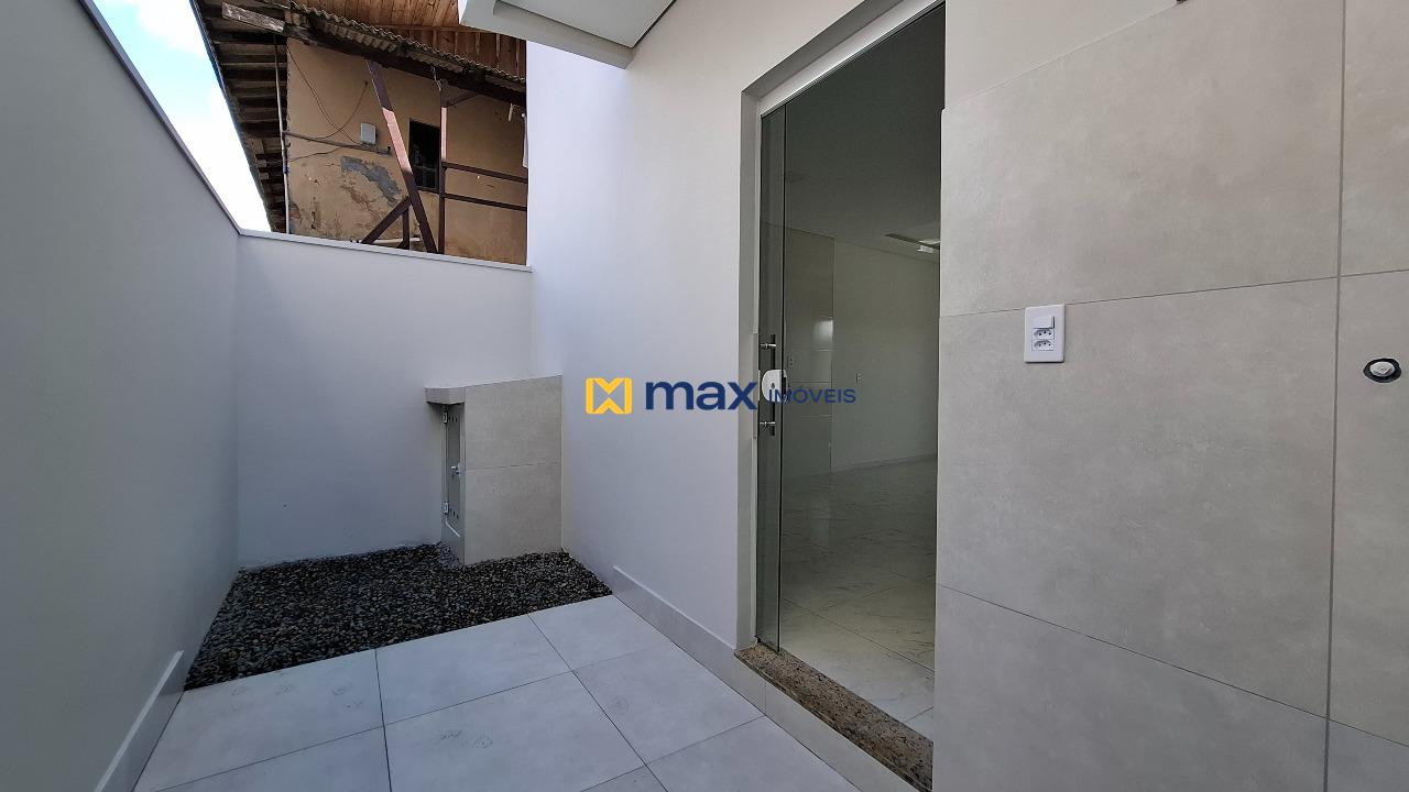 Casa à venda no Cordeiros: Área externa