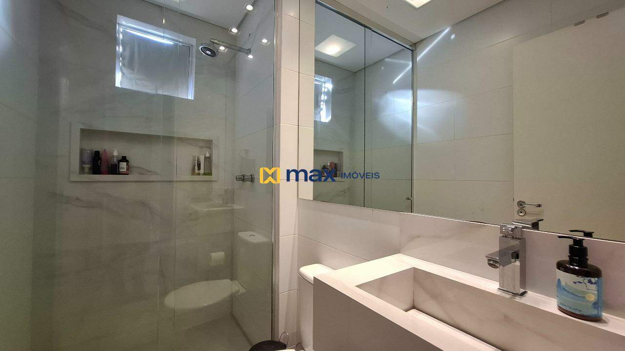 Apartamento à venda no Centro: Banheiro suíte