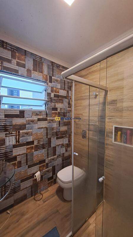 Apartamento à venda no Centro: Banheiro social
