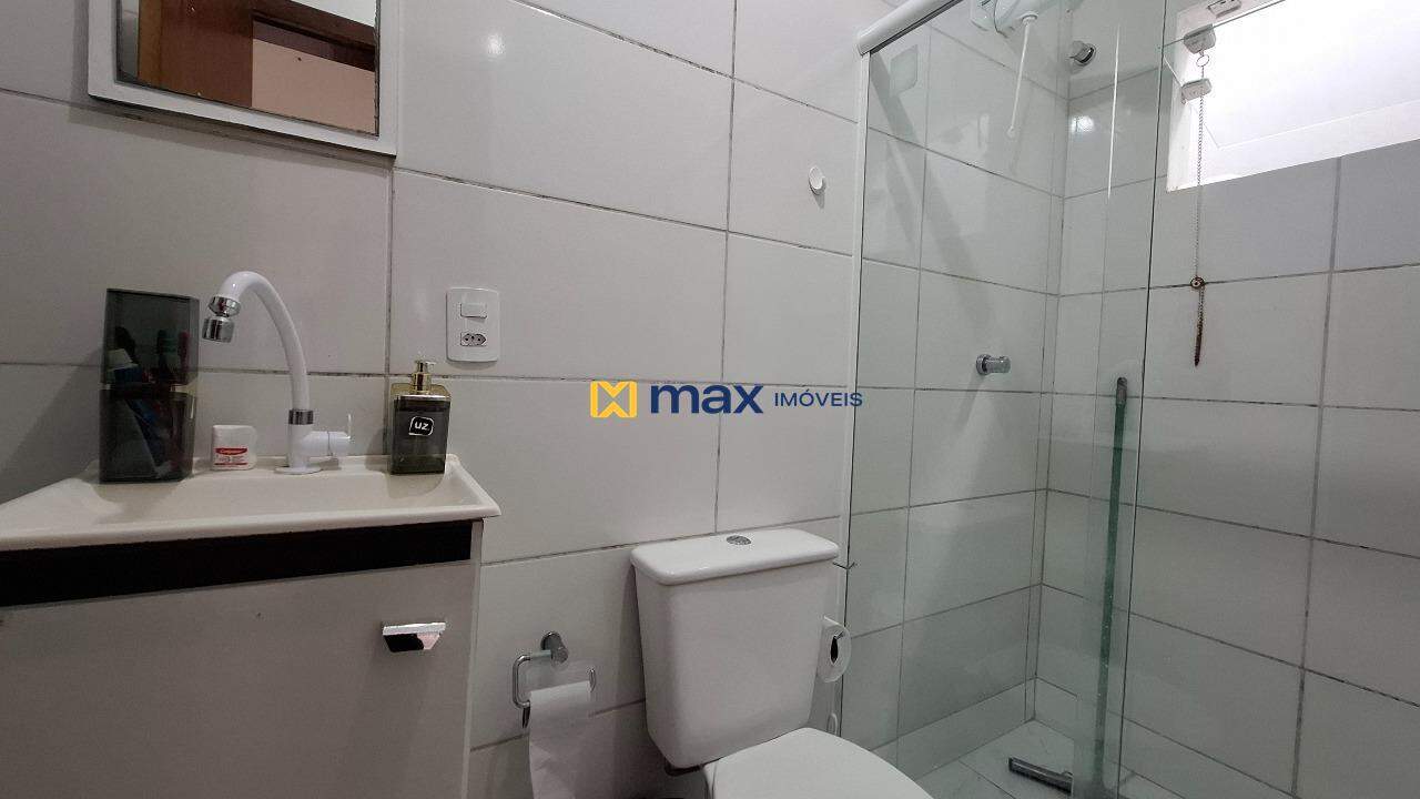 Apartamento à venda no Santa Regina: Banheiro social