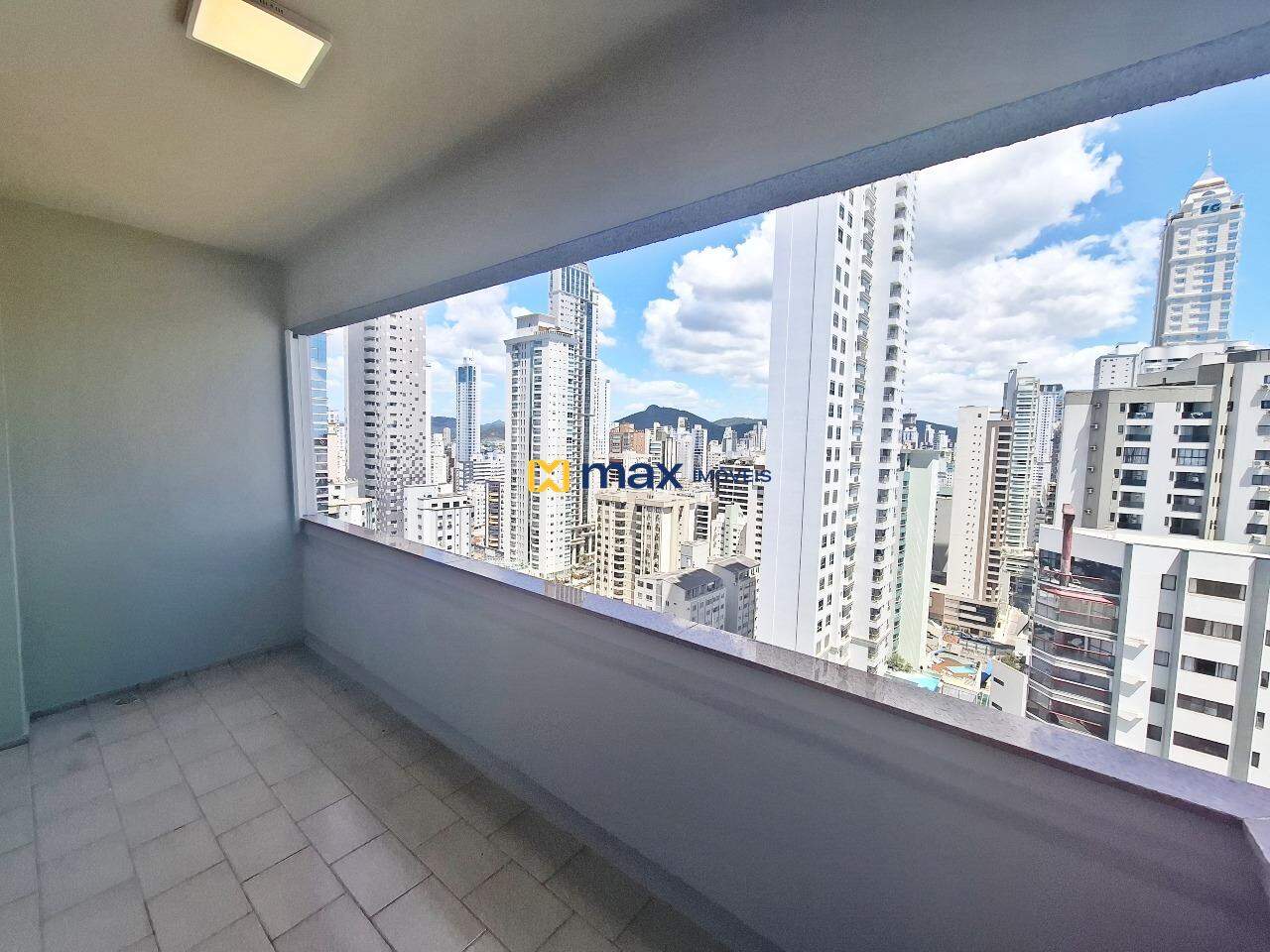 Apartamento para aluguel no Centro: Sacada da sala