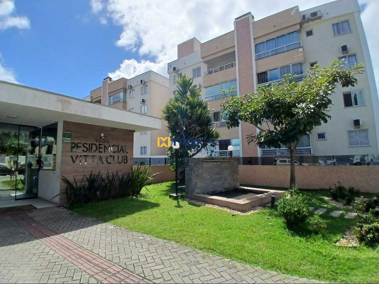 Apartamento à venda no Espinheiros: Fachada