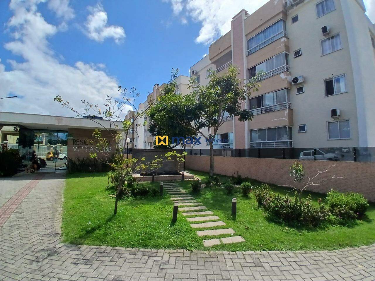 Apartamento à venda no Espinheiros: Fachada