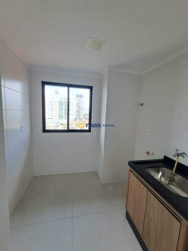 Apartamento à venda no Centro: Lavanderia