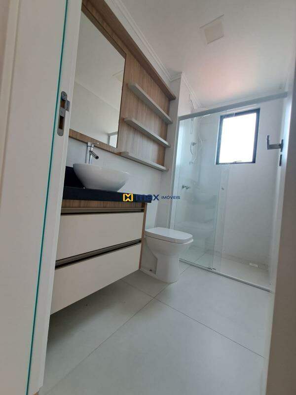 Apartamento à venda no Centro: Banheiro suíte