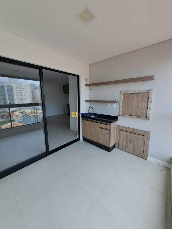 Apartamento à venda no Centro: Sacada