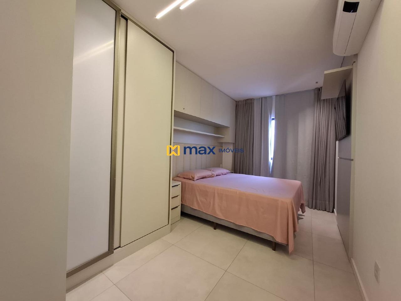 Apartamento à venda no Meia Praia: Suíte