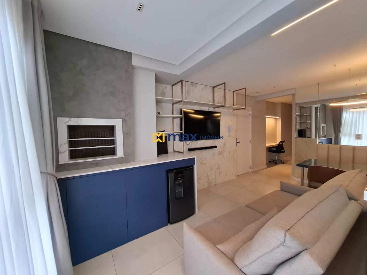 Apartamento à venda no Meia Praia: Living