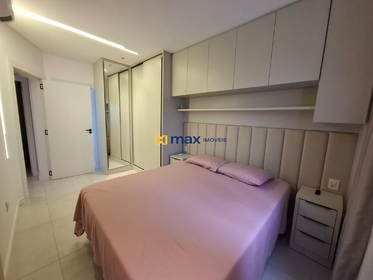 Apartamento à venda no Meia Praia: 