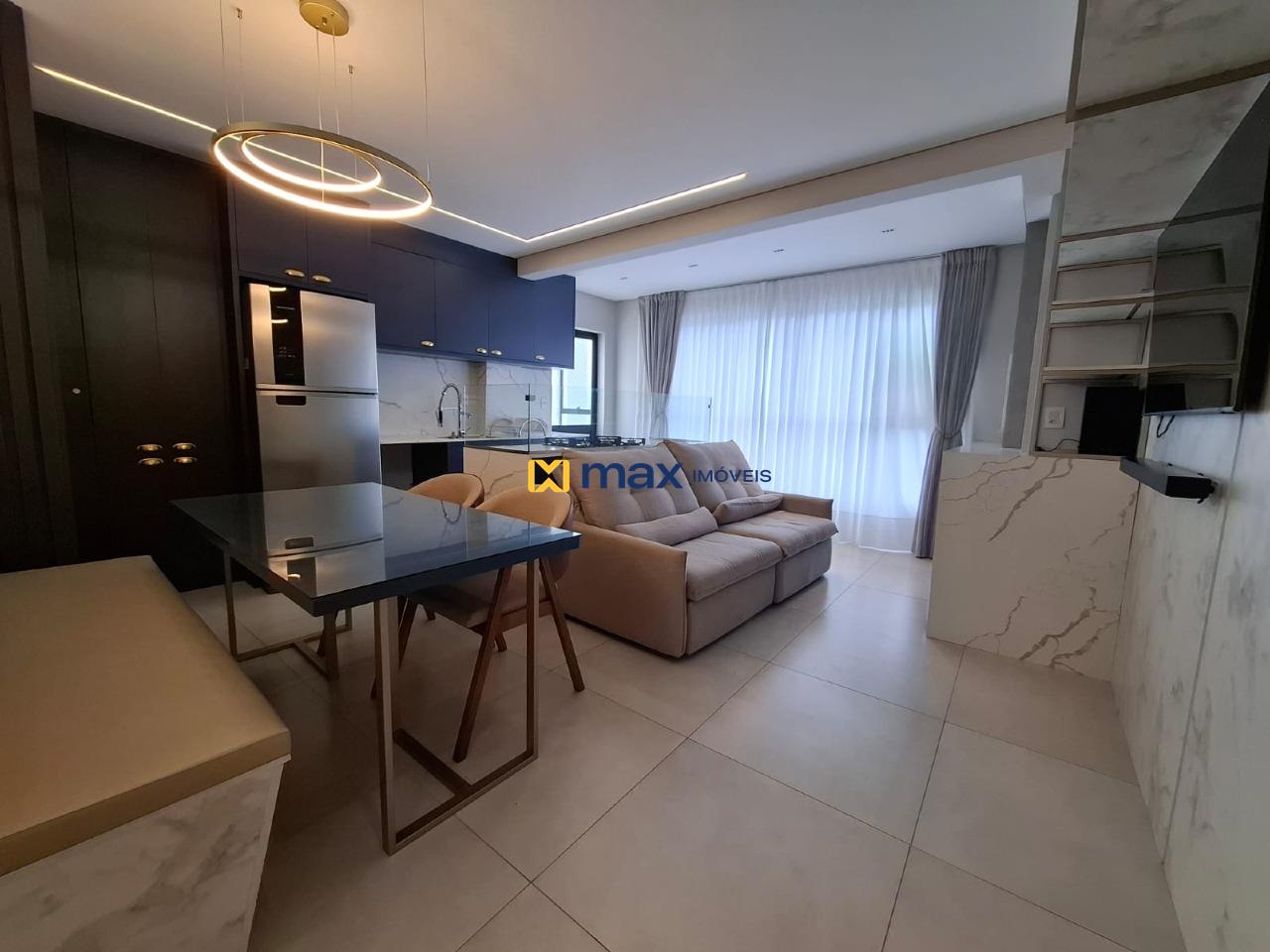 Apartamento à venda no Meia Praia: Living