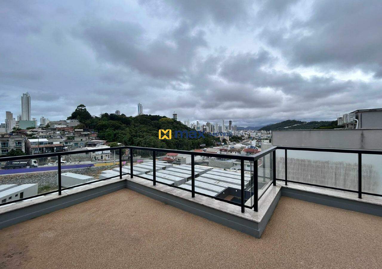 Casa à venda no Ariribá: Terraço Suíte 1