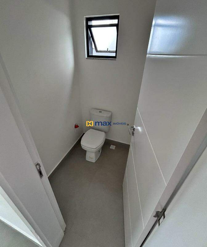 Casa à venda no Ariribá: Lavabo
