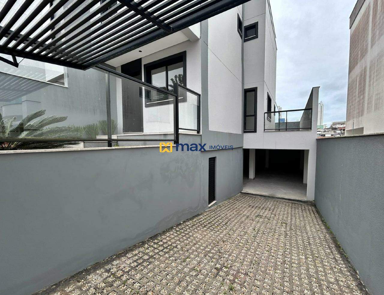 Casa à venda no Ariribá: Garagem