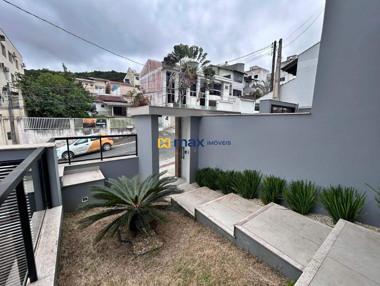 Casa à venda no Ariribá: Frente
