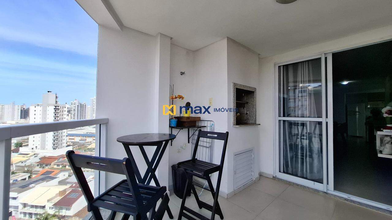 Apartamento à venda no Centro: Sacada com churrasqueira