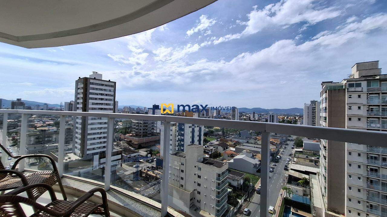 Apartamento à venda no Centro: Sacada com churrasqueira