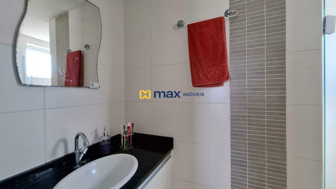 Apartamento à venda no Centro: Banheiro suíte