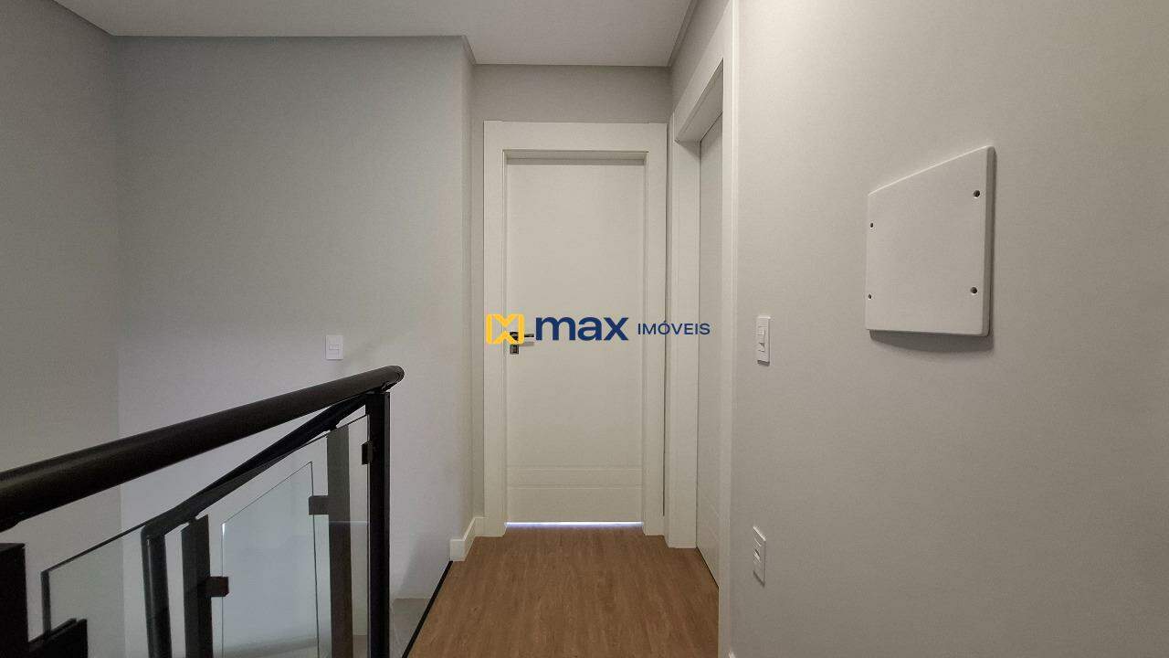 Casa à venda no Cabeçudas: Corredor