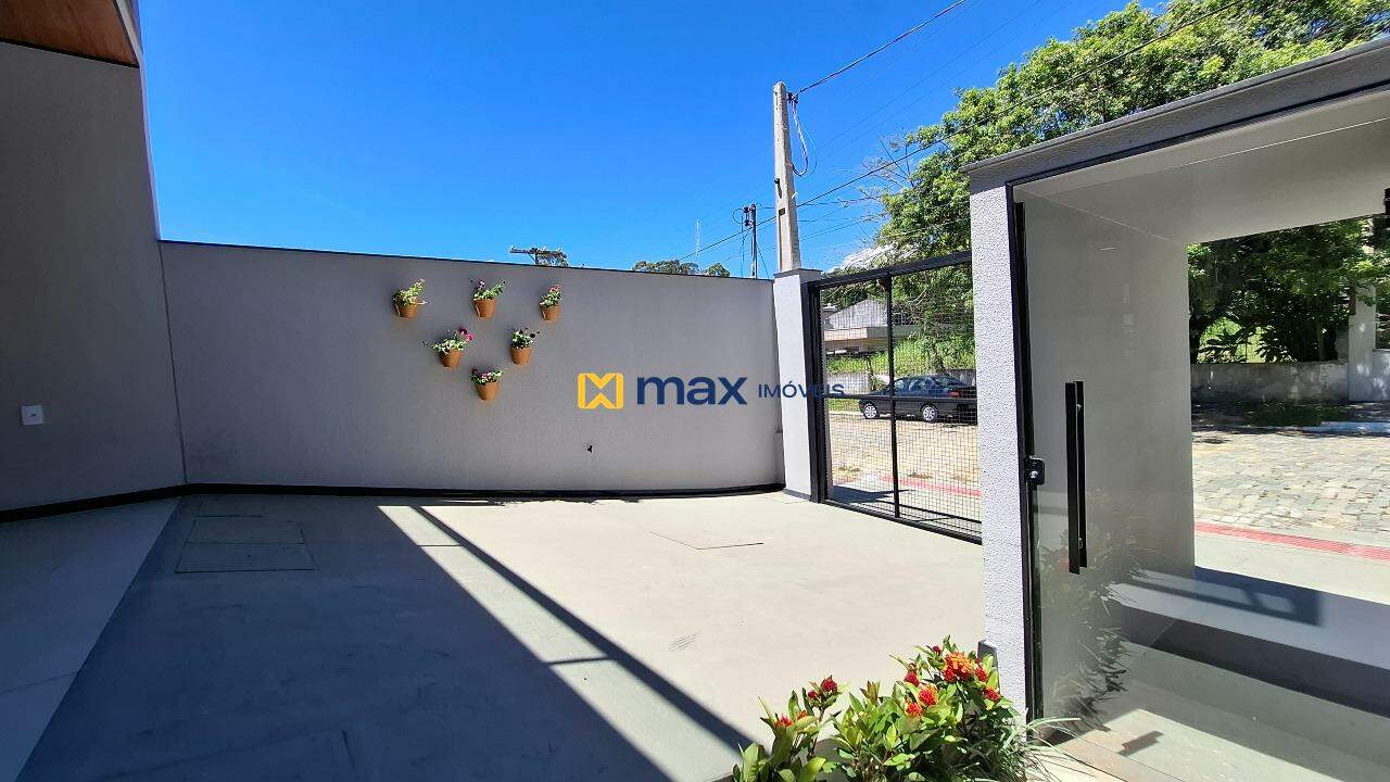 Casa à venda no Cabeçudas: Garagem 