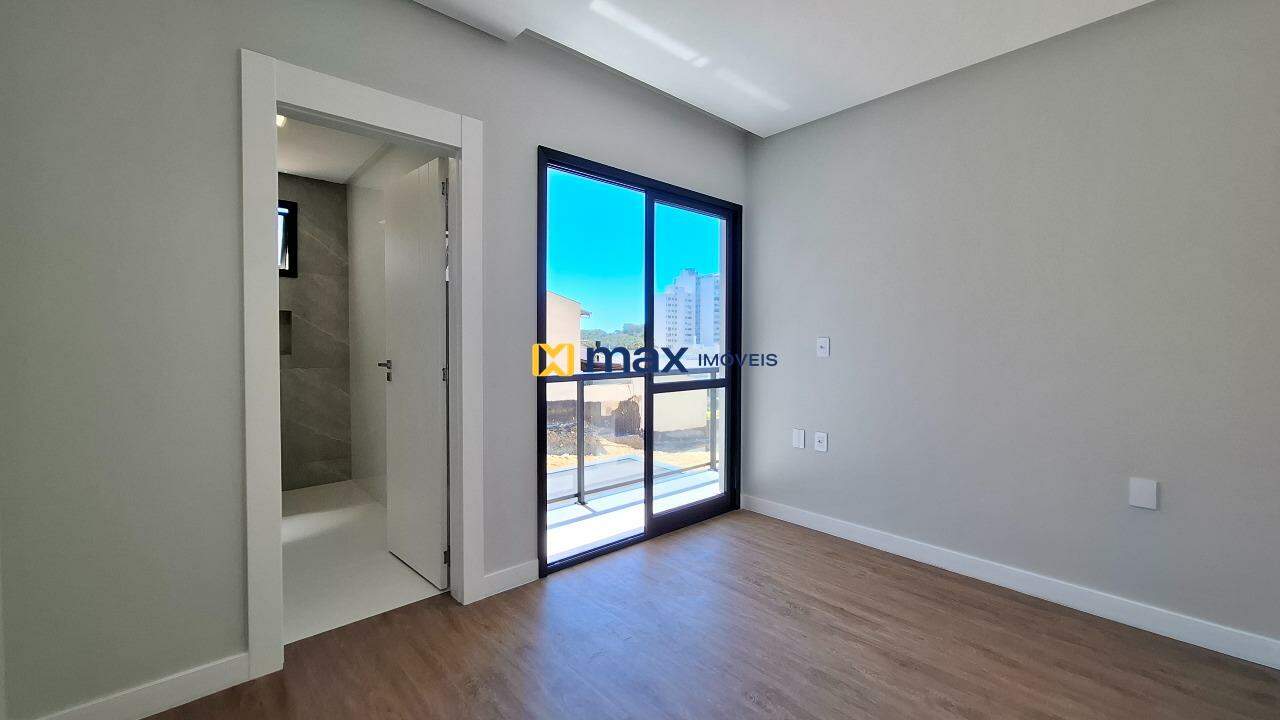 Casa à venda no Cabeçudas: Suíte