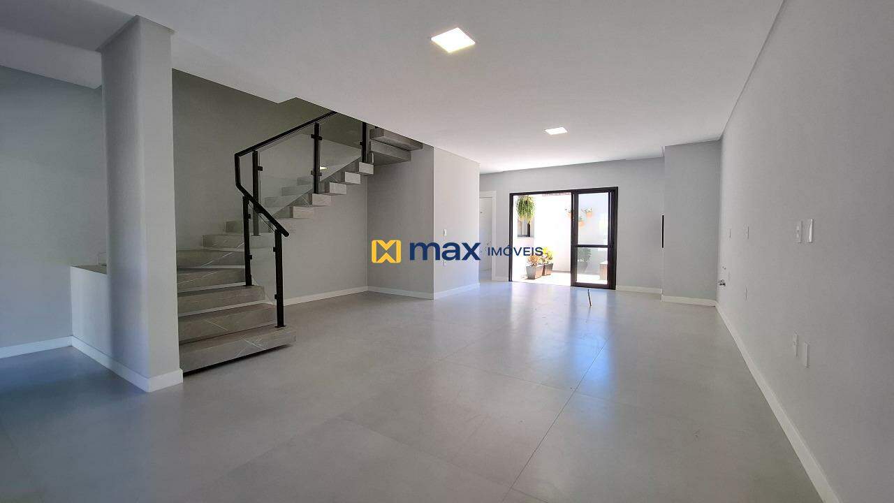 Casa à venda no Cabeçudas: Living integrado