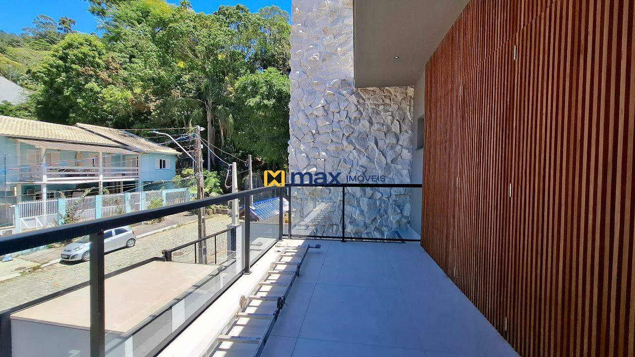 Casa à venda no Cabeçudas: Sacada