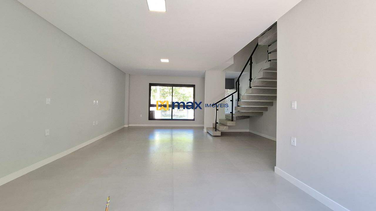 Casa à venda no Cabeçudas: Living integrado