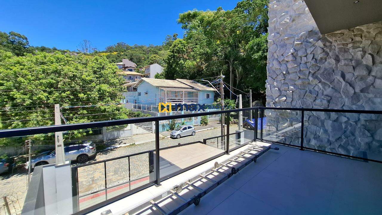 Casa à venda no Cabeçudas: Sacada