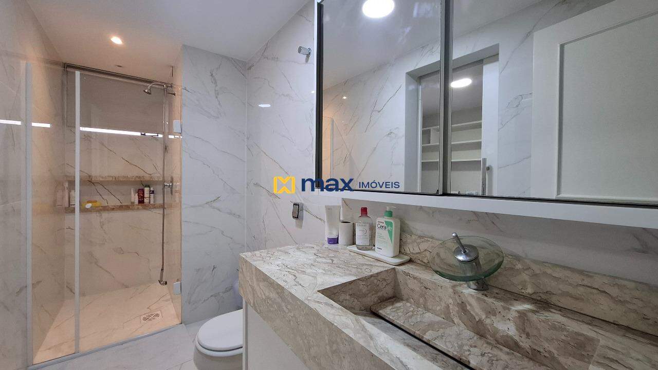 Apartamento à venda no Centro: Banheiro social