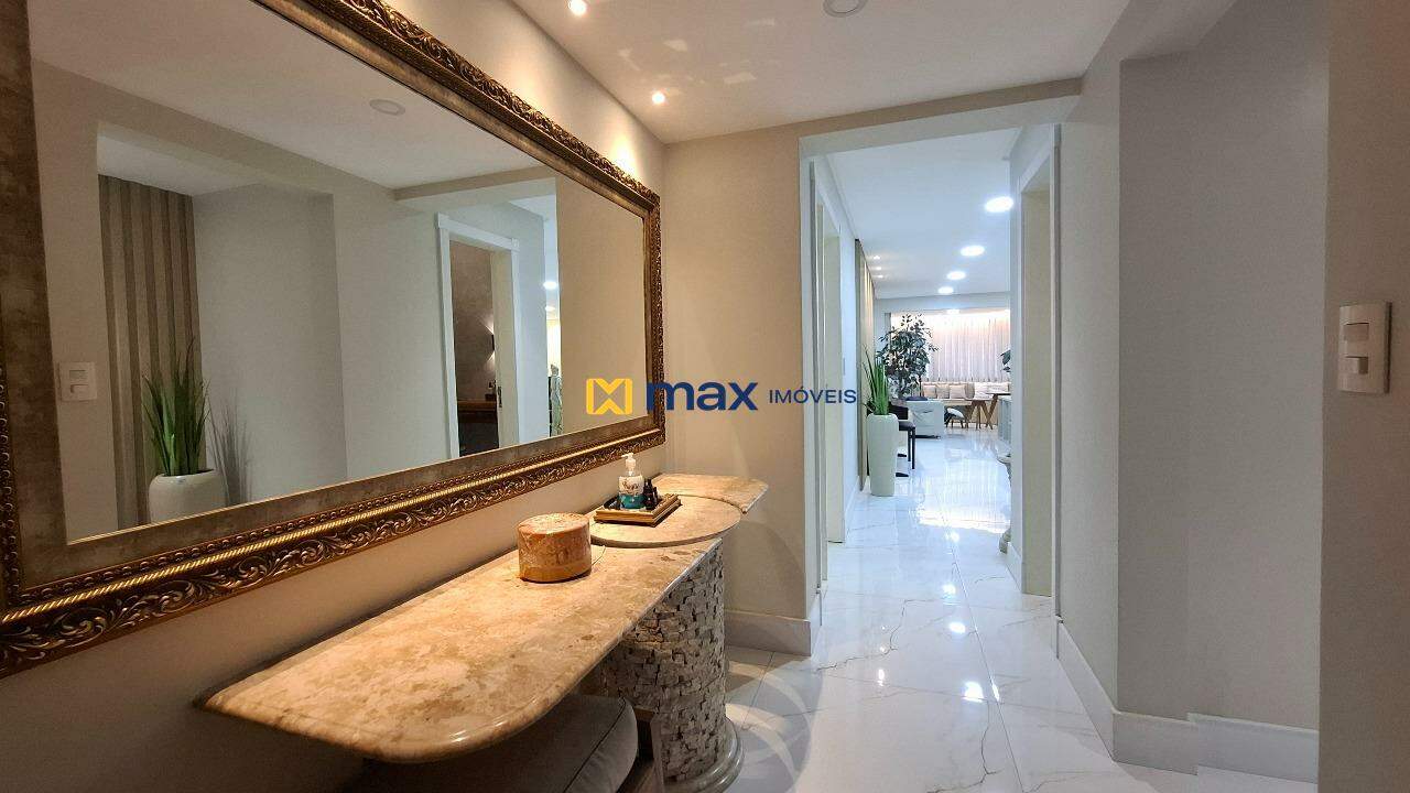 Apartamento à venda no Centro: Entrada