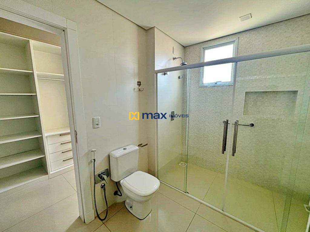 Apartamento à venda no Centro: Banheiro Suíte Master