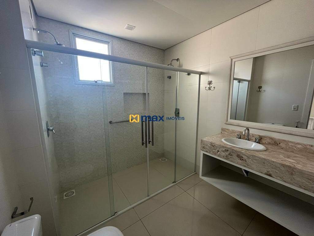 Apartamento à venda no Centro: Banheiro Suíte