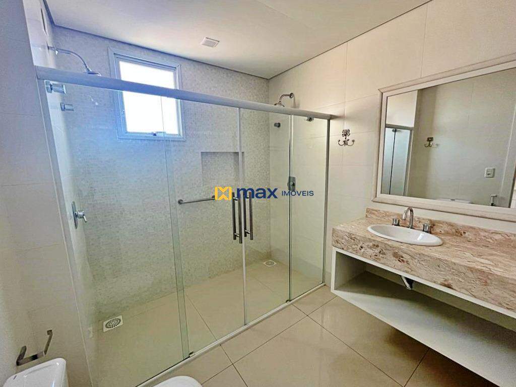 Apartamento à venda no Centro: Banheiro Suíte Master