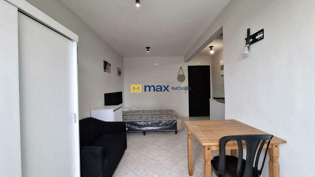 Apartamento para aluguel no Centro: Cozinha/ Quarto